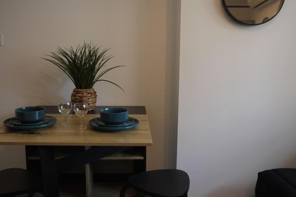 Petit Cocon Douillet Climatise Pour 2 Pers Apartment La Crau Luaran gambar